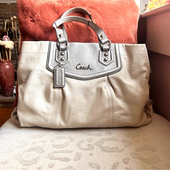 Coach Ashley Cream Leather Carry/Shoulder Satchel - Picture 1 of 12